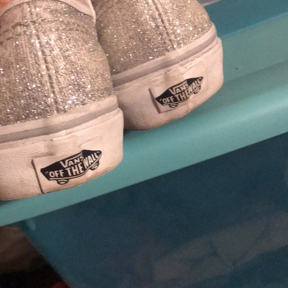 Vans - Picture 4 of 4